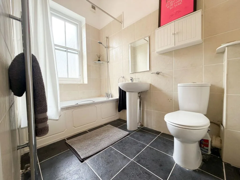 2 bedroom mews property for rent