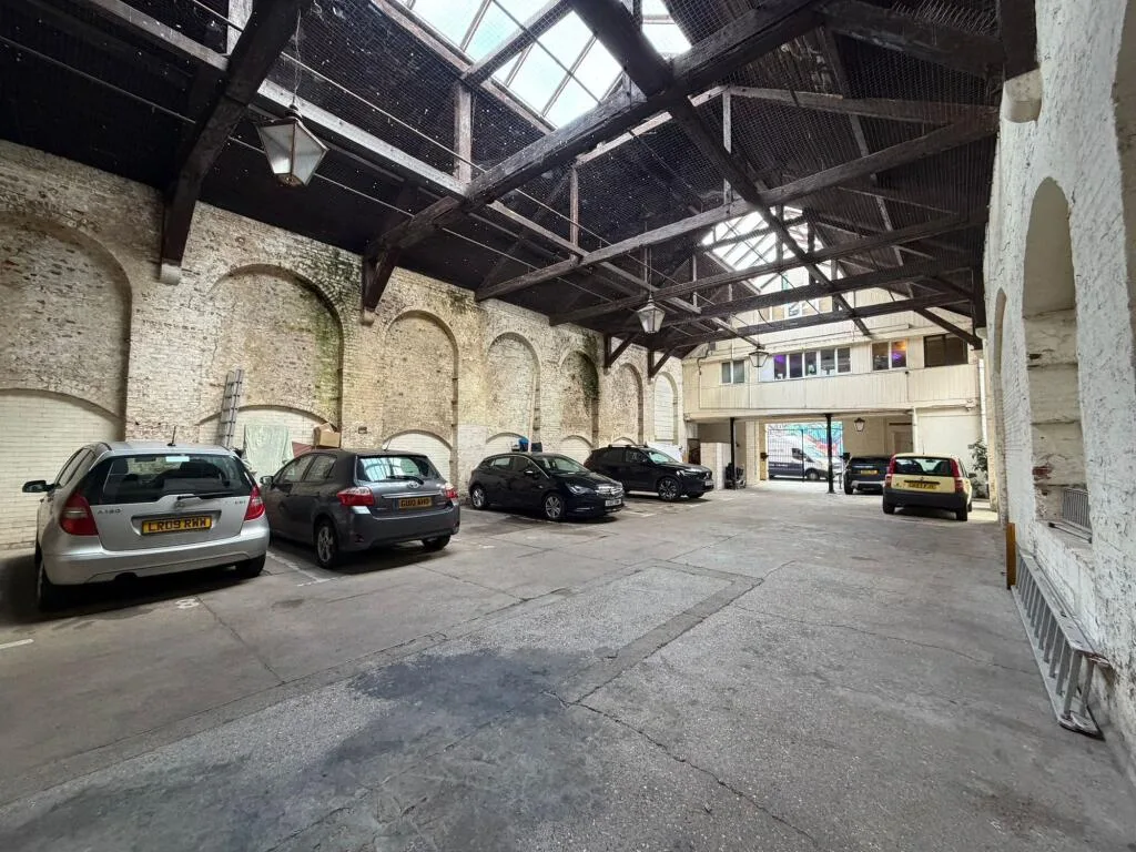 2 bedroom mews property for rent