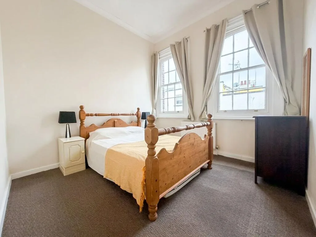 2 bedroom mews property for rent