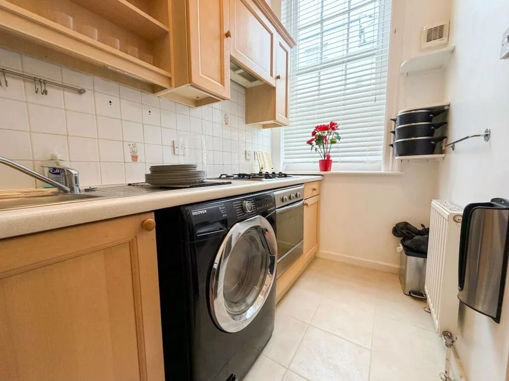 2 bedroom mews property for rent