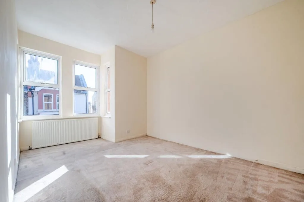 4 bedroom semi-detached house for rent