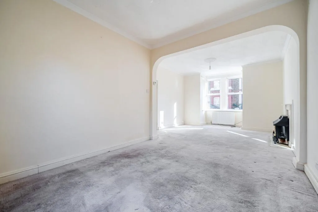 4 bedroom semi-detached house for rent