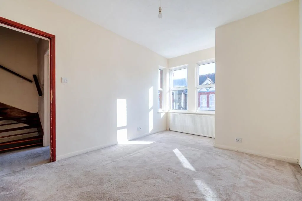 4 bedroom semi-detached house for rent