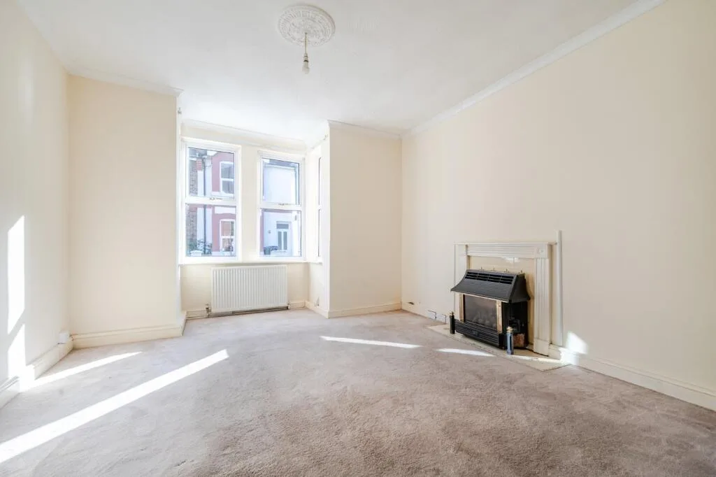 4 bedroom semi-detached house for rent