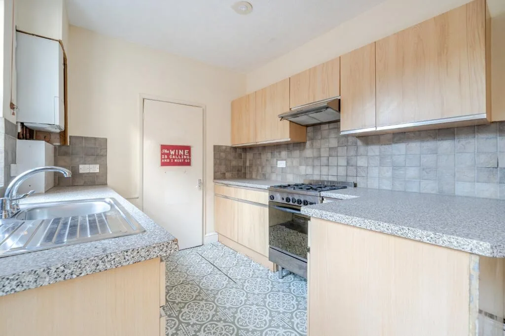 4 bedroom semi-detached house for rent