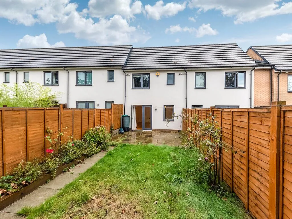 3 bedroom town house for rent