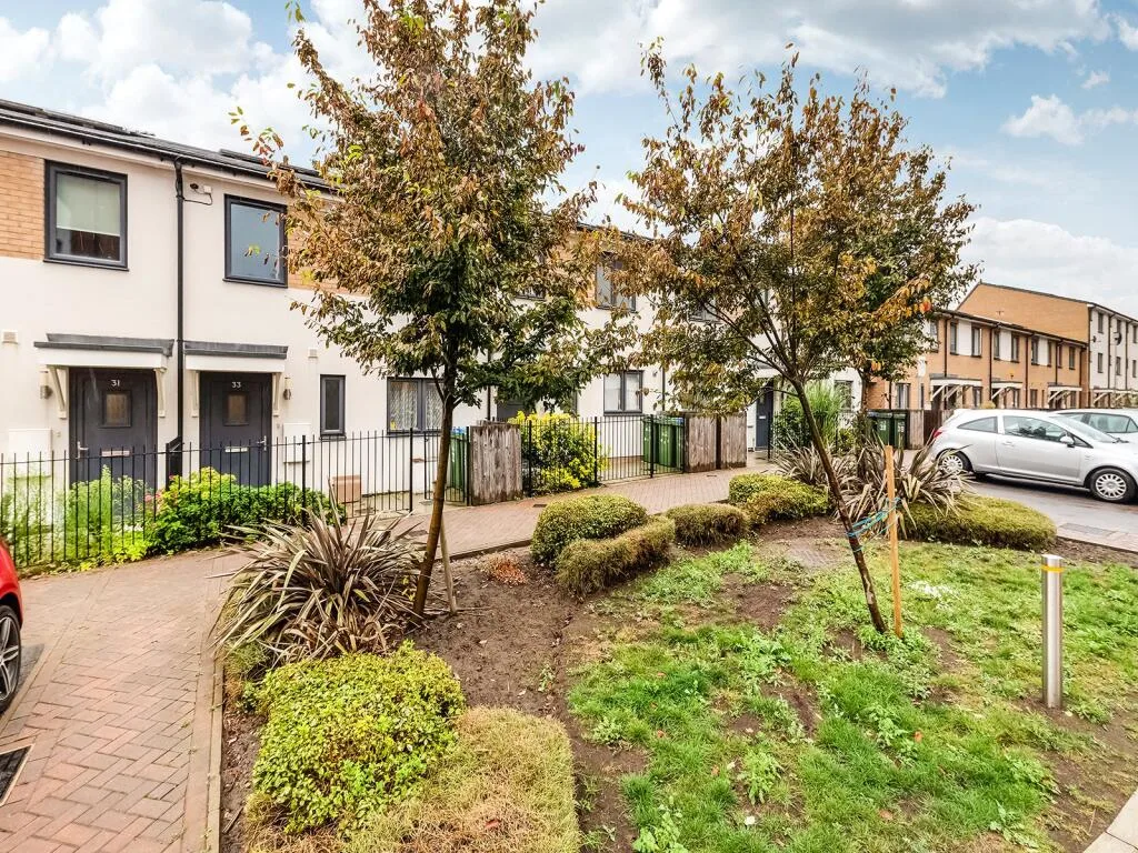 3 bedroom town house for rent