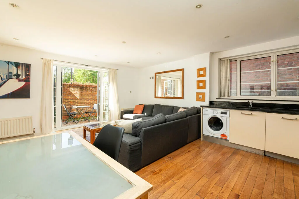 3 bedroom semi-detached house for rent