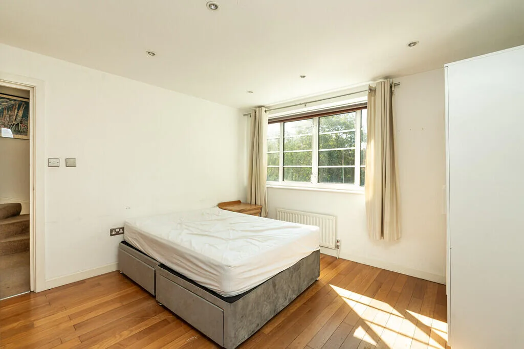 3 bedroom semi-detached house for rent
