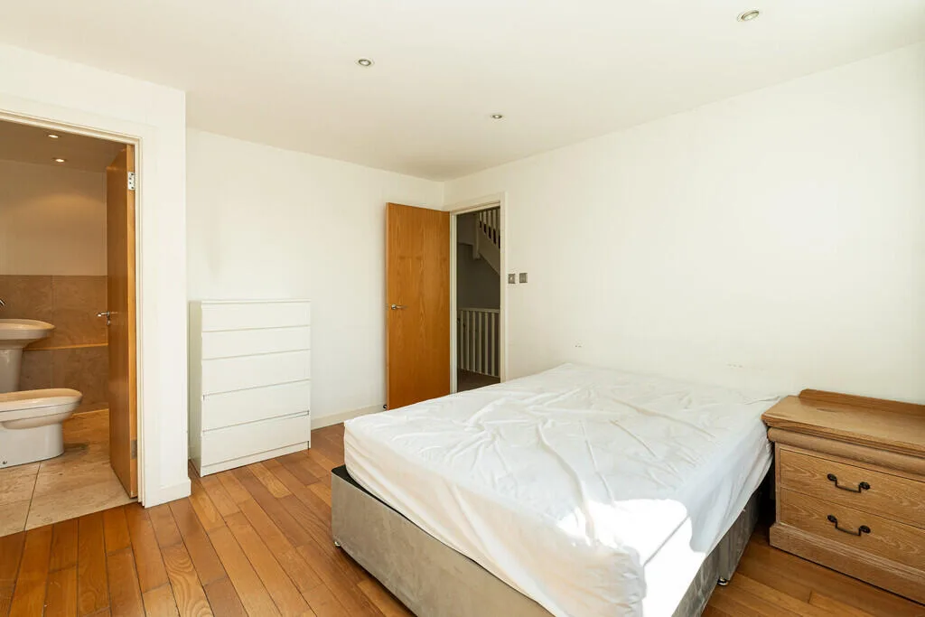 3 bedroom semi-detached house for rent