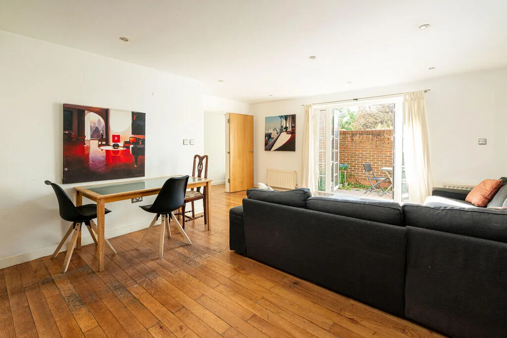 3 bedroom semi-detached house for rent