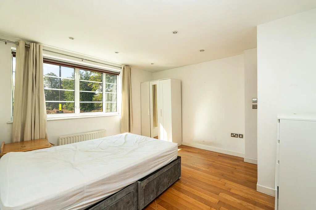 3 bedroom semi-detached house for rent