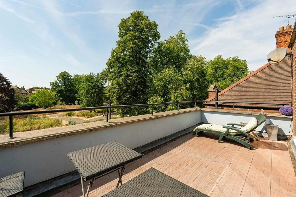3 bedroom semi-detached house for rent