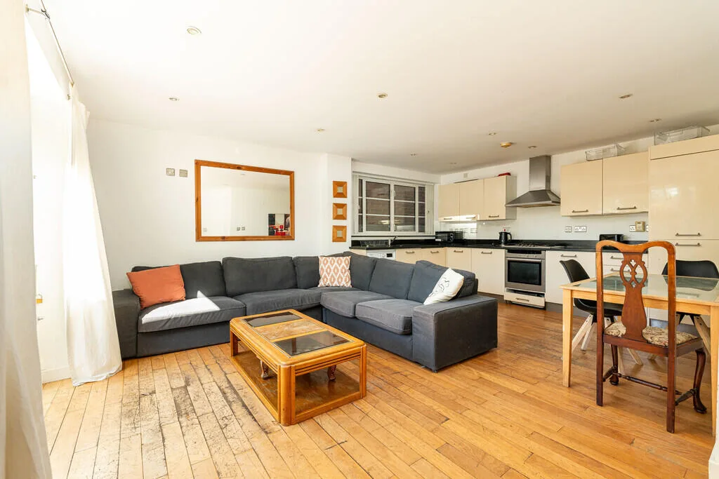 3 bedroom semi-detached house for rent