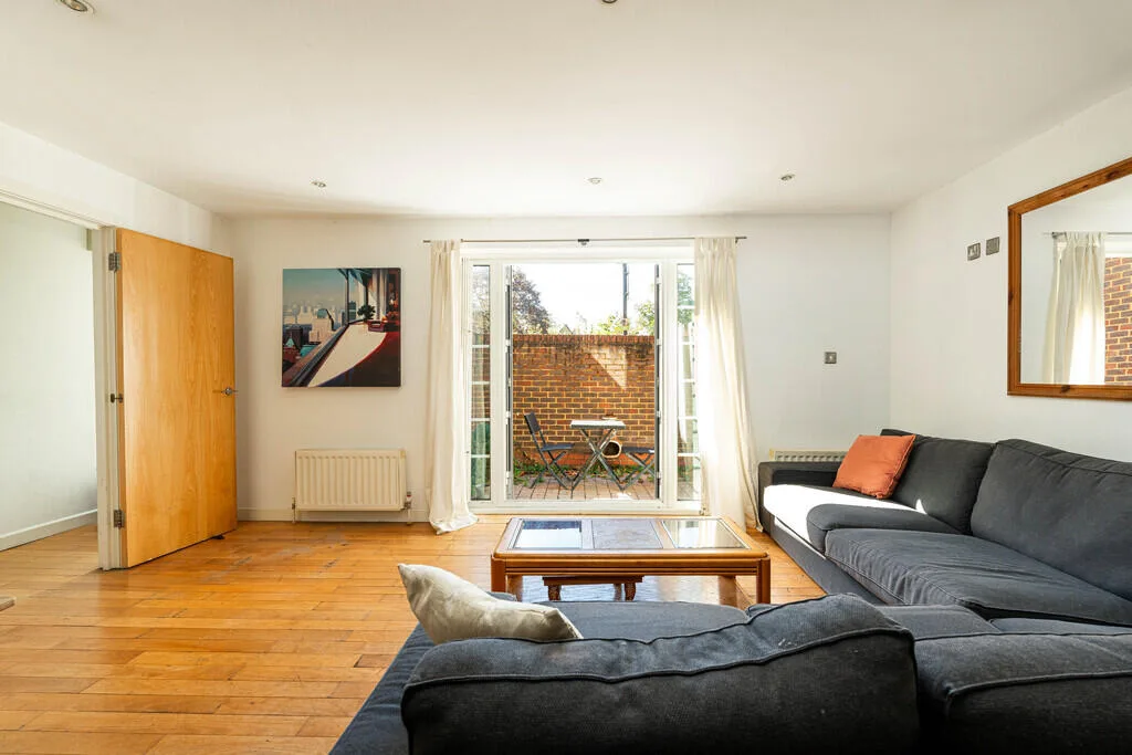 3 bedroom semi-detached house for rent