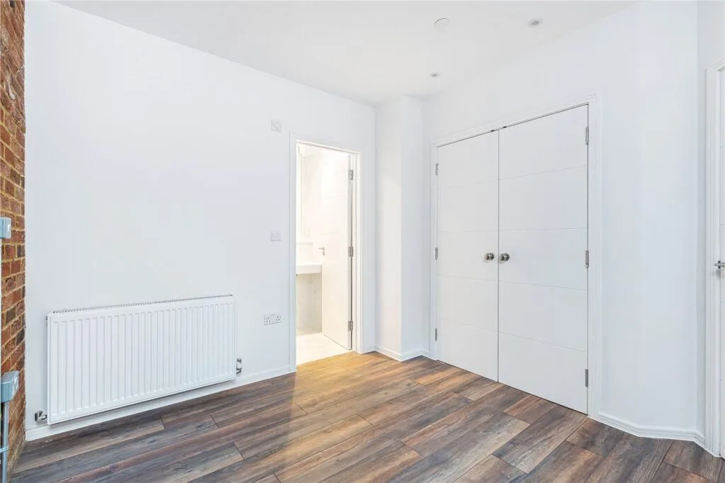 3 bedroom end of terrace house for rent