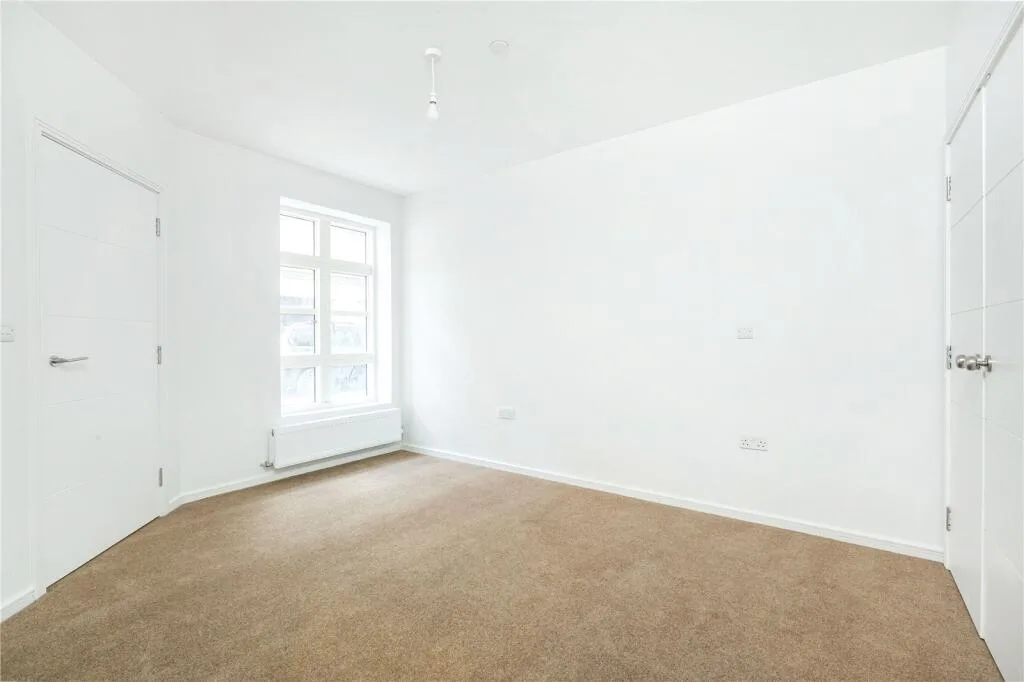 3 bedroom end of terrace house for rent