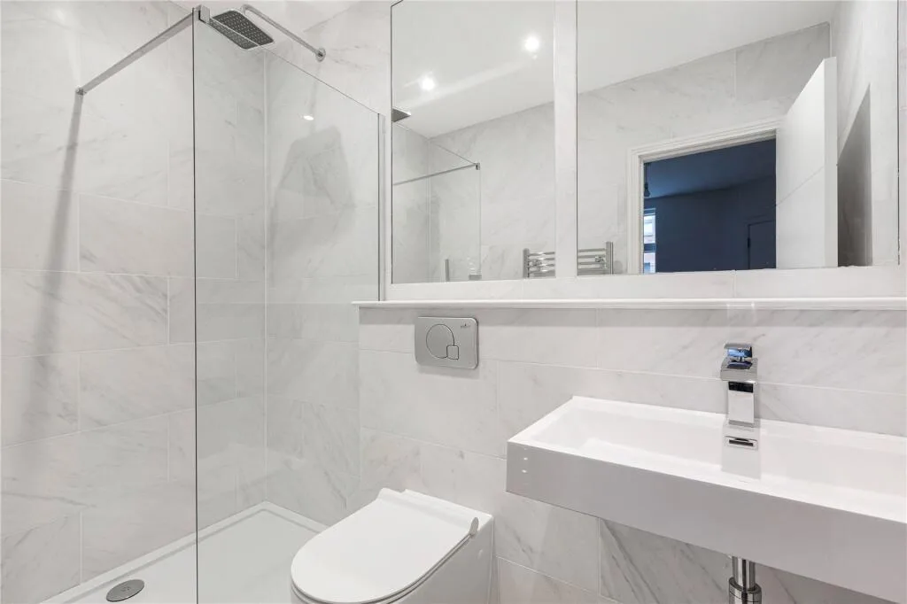 3 bedroom end of terrace house for rent
