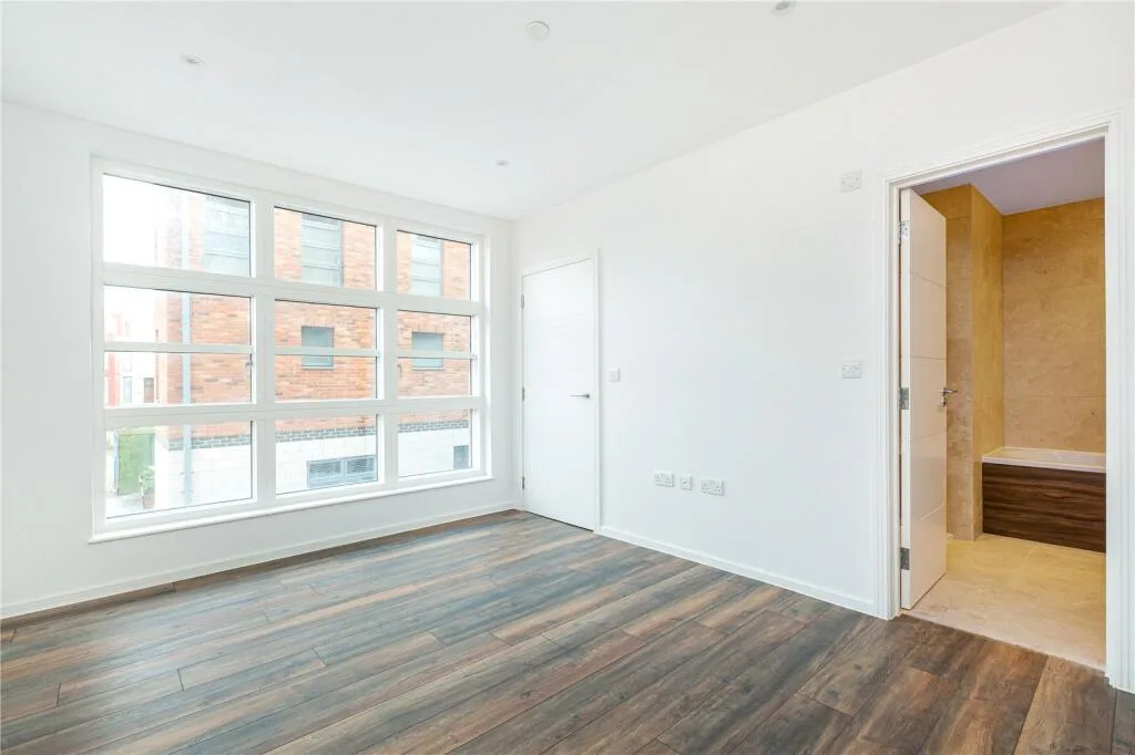3 bedroom end of terrace house for rent