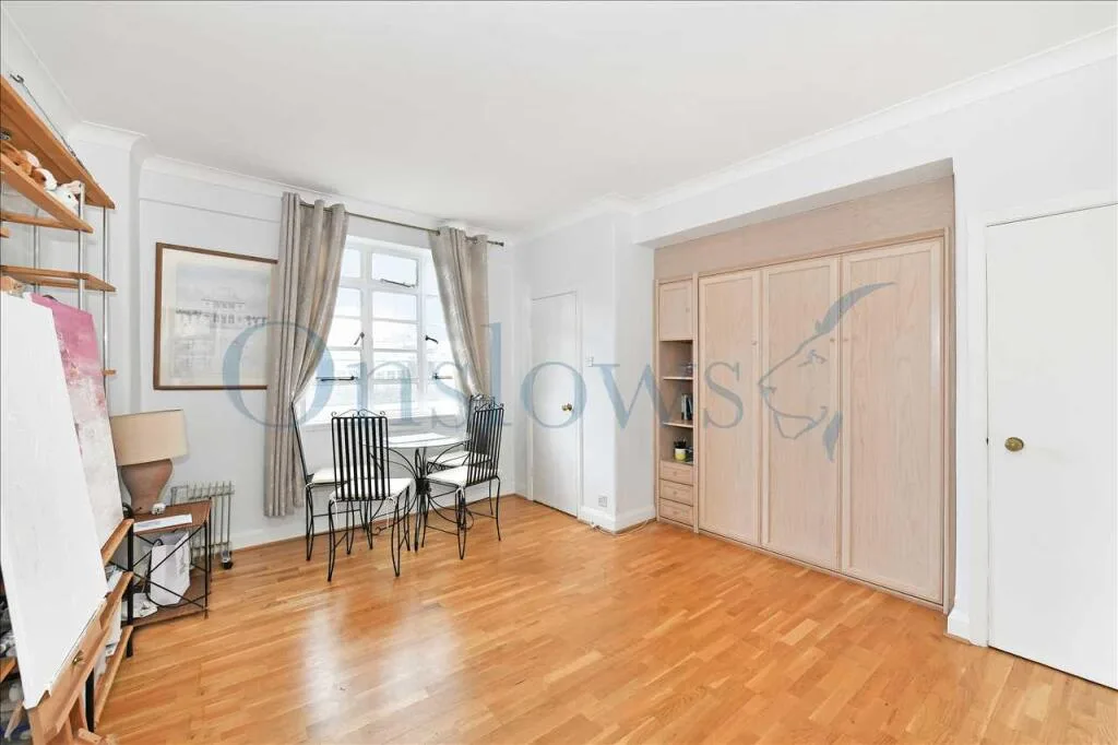 Studio flat for rent
