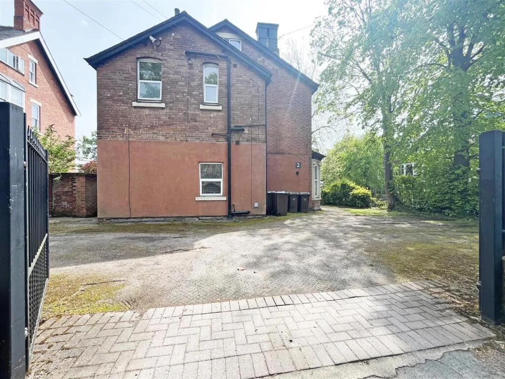 2 bedroom duplex for rent