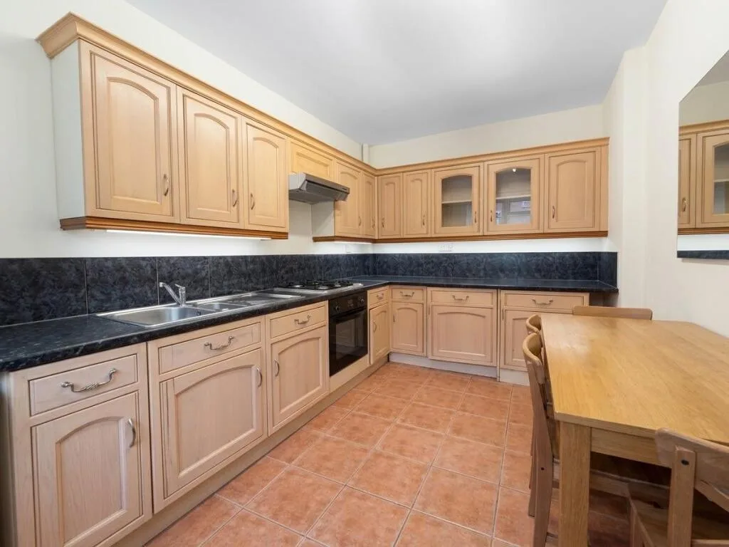 4 bedroom flat for rent