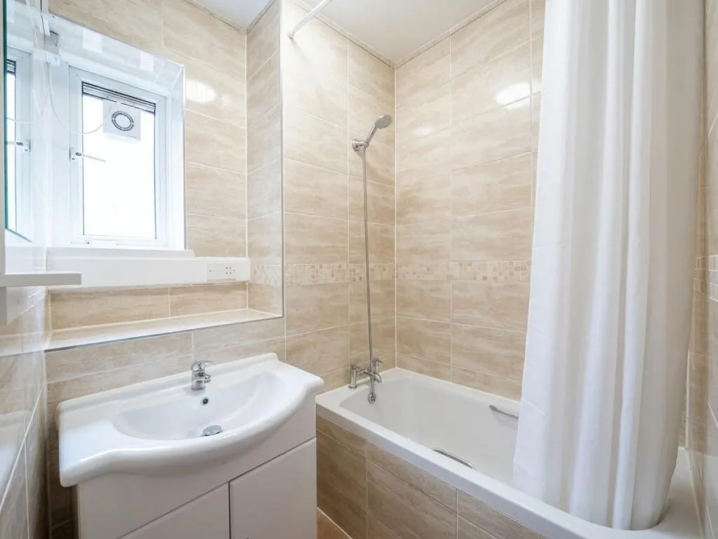 4 bedroom flat for rent