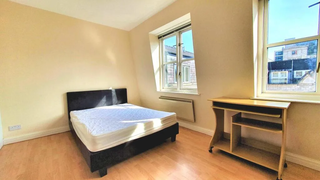 2 bedroom penthouse for rent