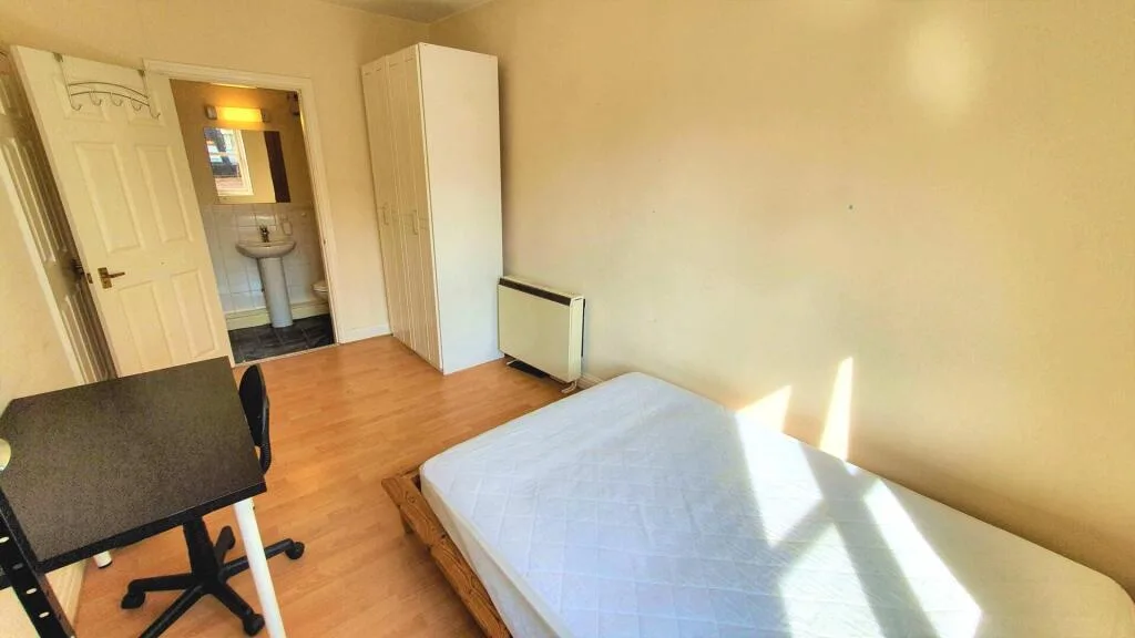 2 bedroom penthouse for rent
