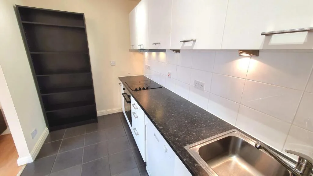 2 bedroom penthouse for rent