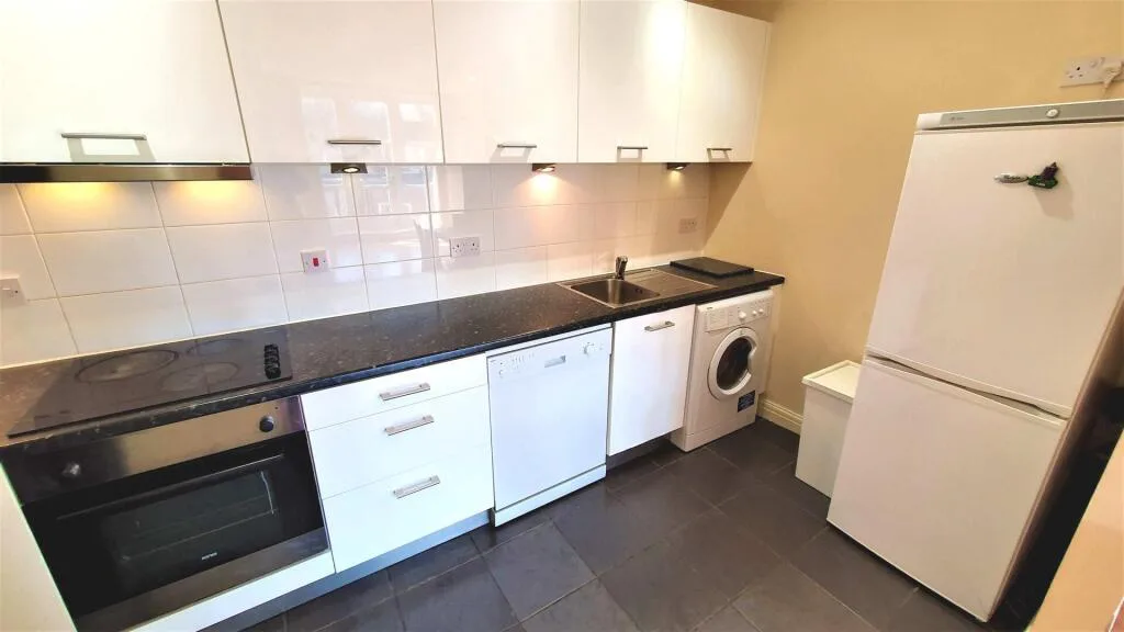 2 bedroom penthouse for rent