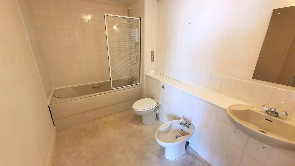 2 bedroom penthouse for rent