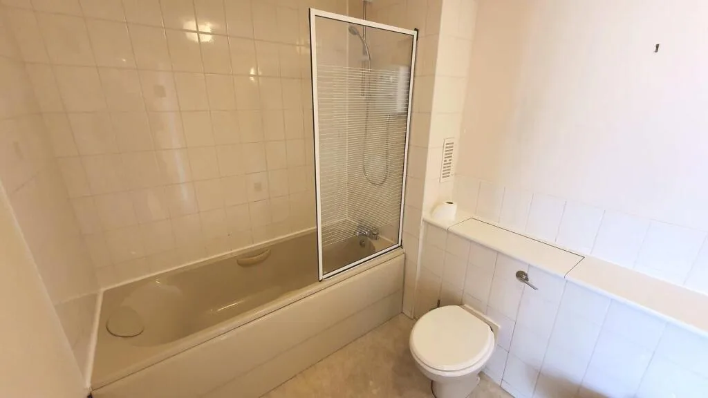 2 bedroom penthouse for rent