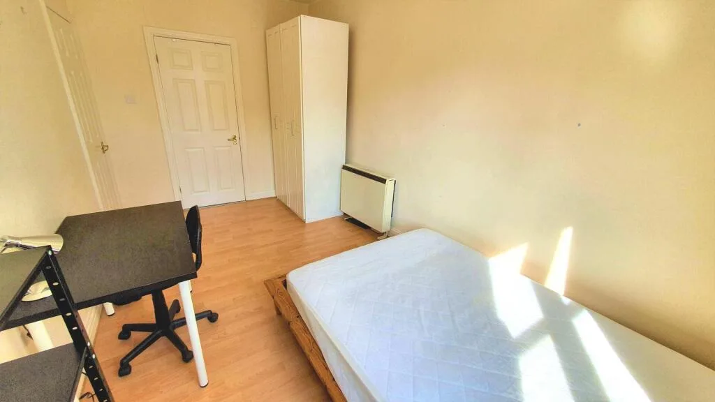 2 bedroom penthouse for rent