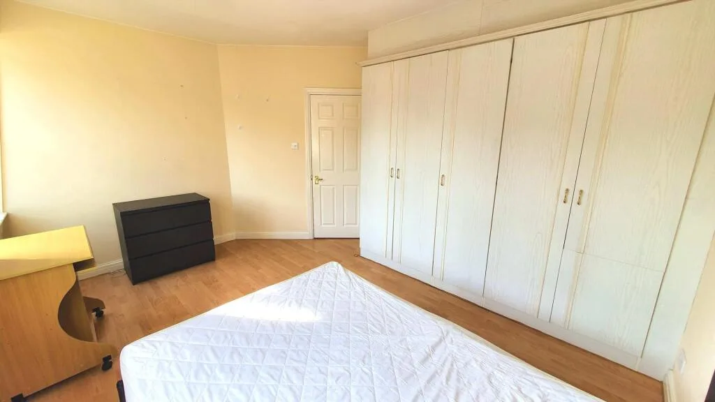 2 bedroom penthouse for rent