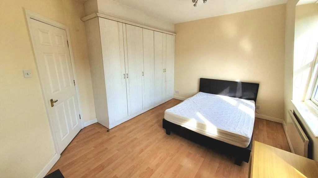 2 bedroom penthouse for rent