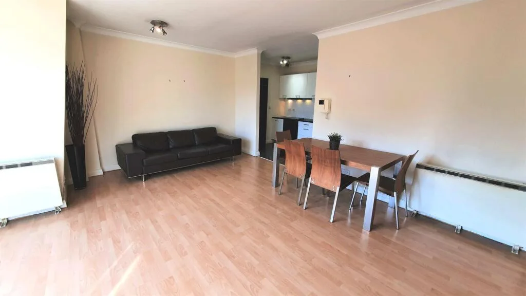 2 bedroom penthouse for rent