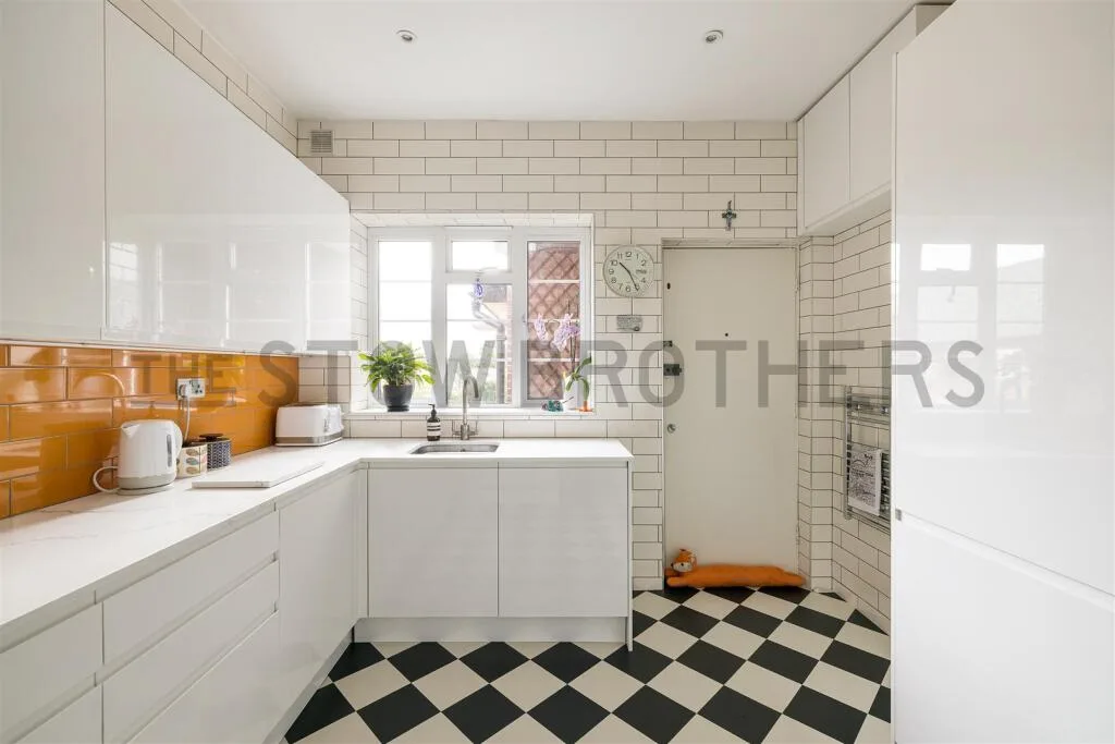 3 bedroom flat for rent