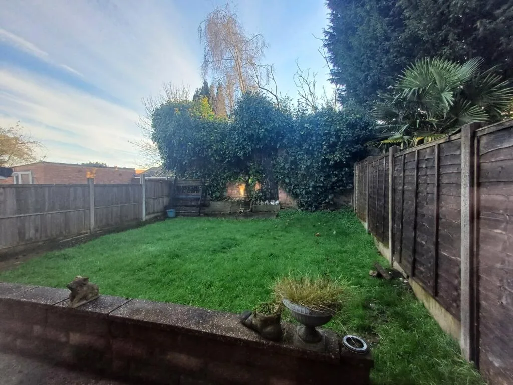 3 bedroom semi-detached house for rent