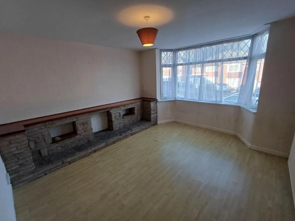 3 bedroom semi-detached house for rent