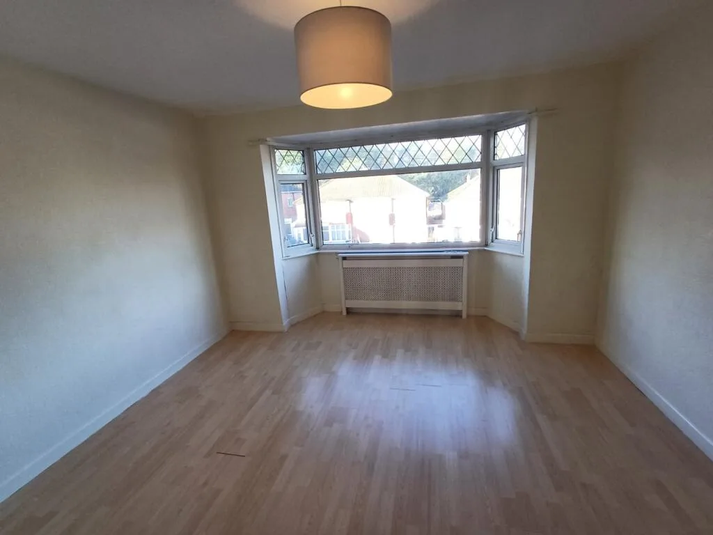3 bedroom semi-detached house for rent