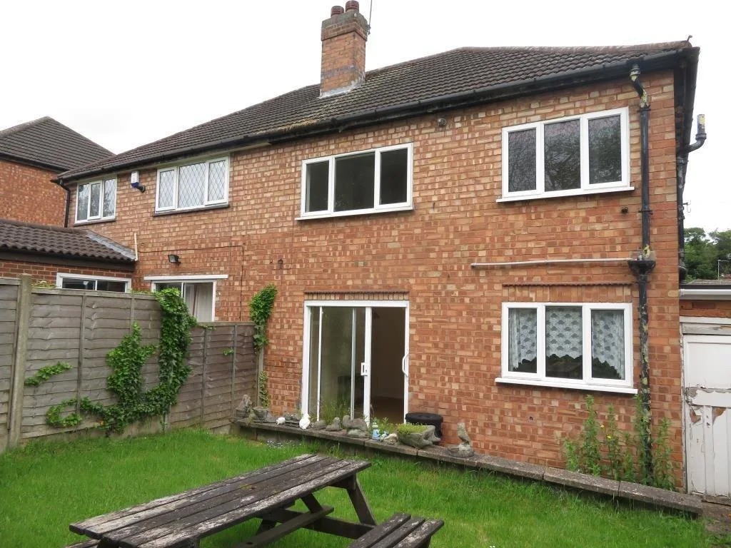 3 bedroom semi-detached house for rent