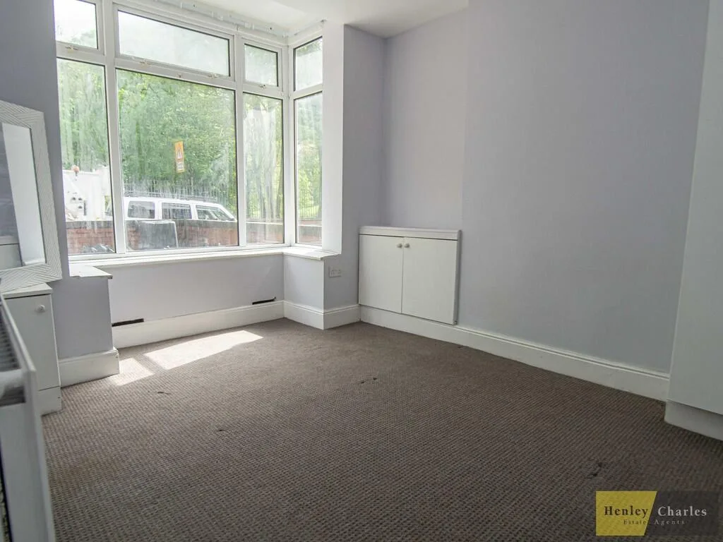 1 bedroom ground floor flat for rent