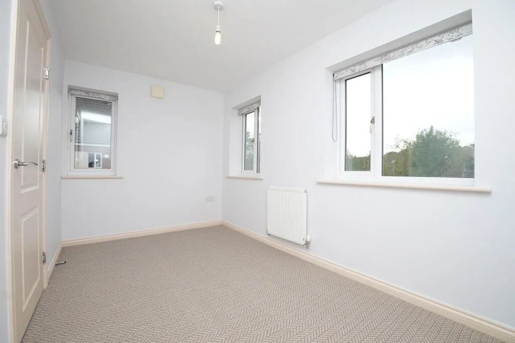 3 bedroom semi-detached house for rent