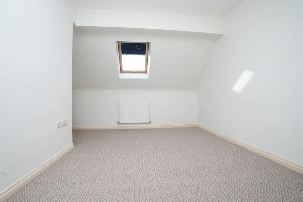 3 bedroom semi-detached house for rent