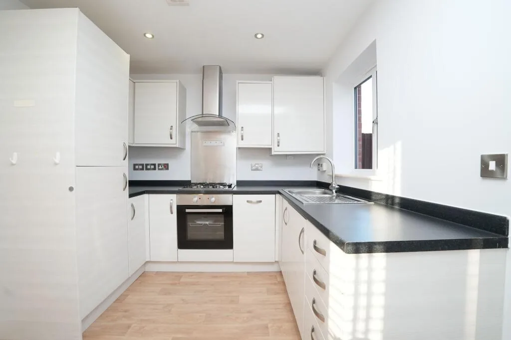 3 bedroom semi-detached house for rent