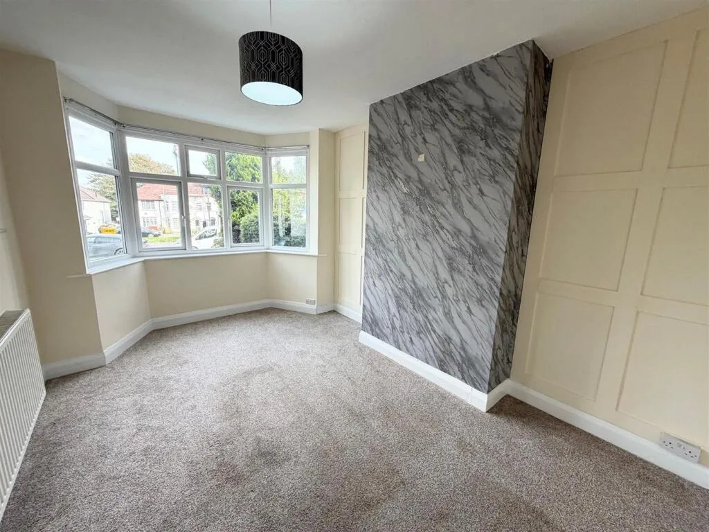 3 bedroom semi-detached house for rent