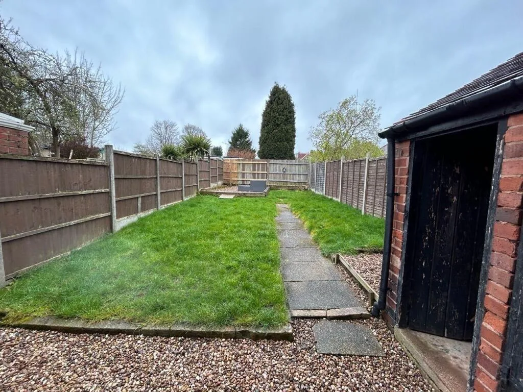 3 bedroom semi-detached house for rent