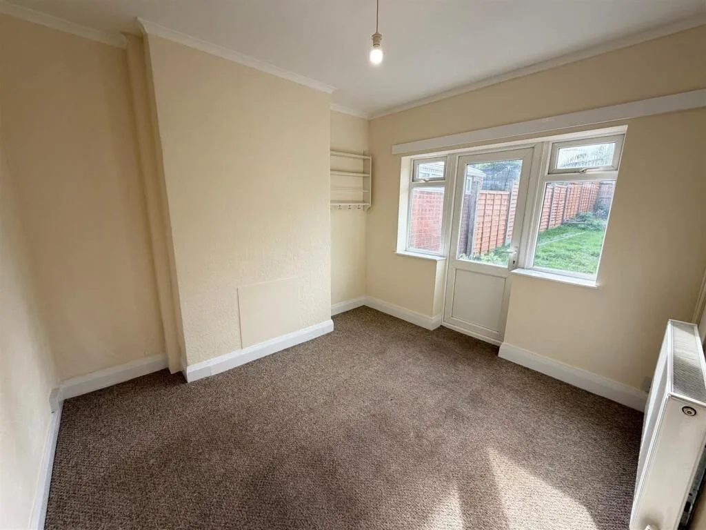 3 bedroom semi-detached house for rent