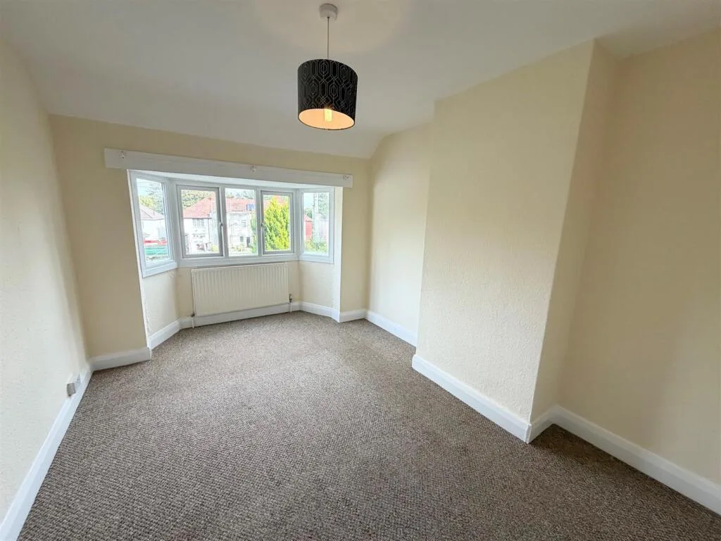 3 bedroom semi-detached house for rent